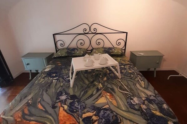 1 habitación, wifi y ropa de cama