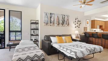 2 Schlafzimmer, Schreibtisch, BĂŒgeleisen/BĂŒgelbrett, Reisekinderbett