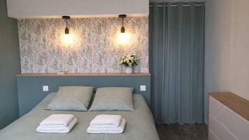 4 chambres, bureau, draps fournis