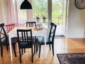 House | Dining - 6 Person Holiday Home in Henan (Henån)