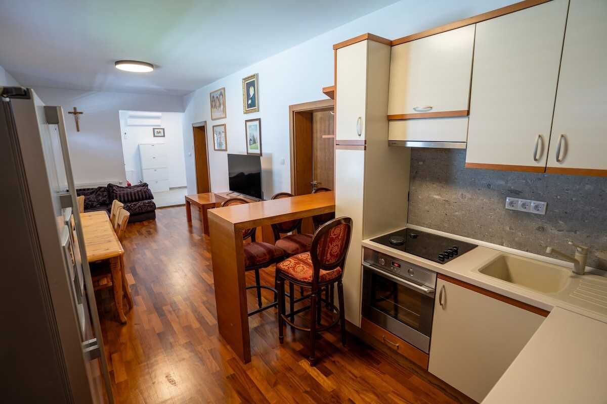 Fridge, microwave, oven, dishwasher