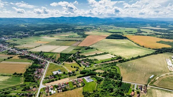 Unclassified image, 1 of 28, button