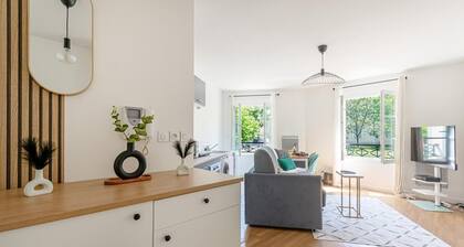 Magical stay 10 minutes from Disney, parking & comfort included