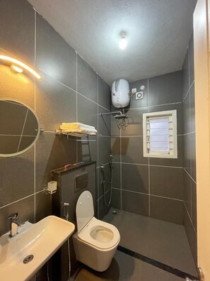 Bathroom - The valley view villa in Kodaikanal  (Kodaikanal)