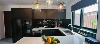 Hibiscus Suites And Residences 