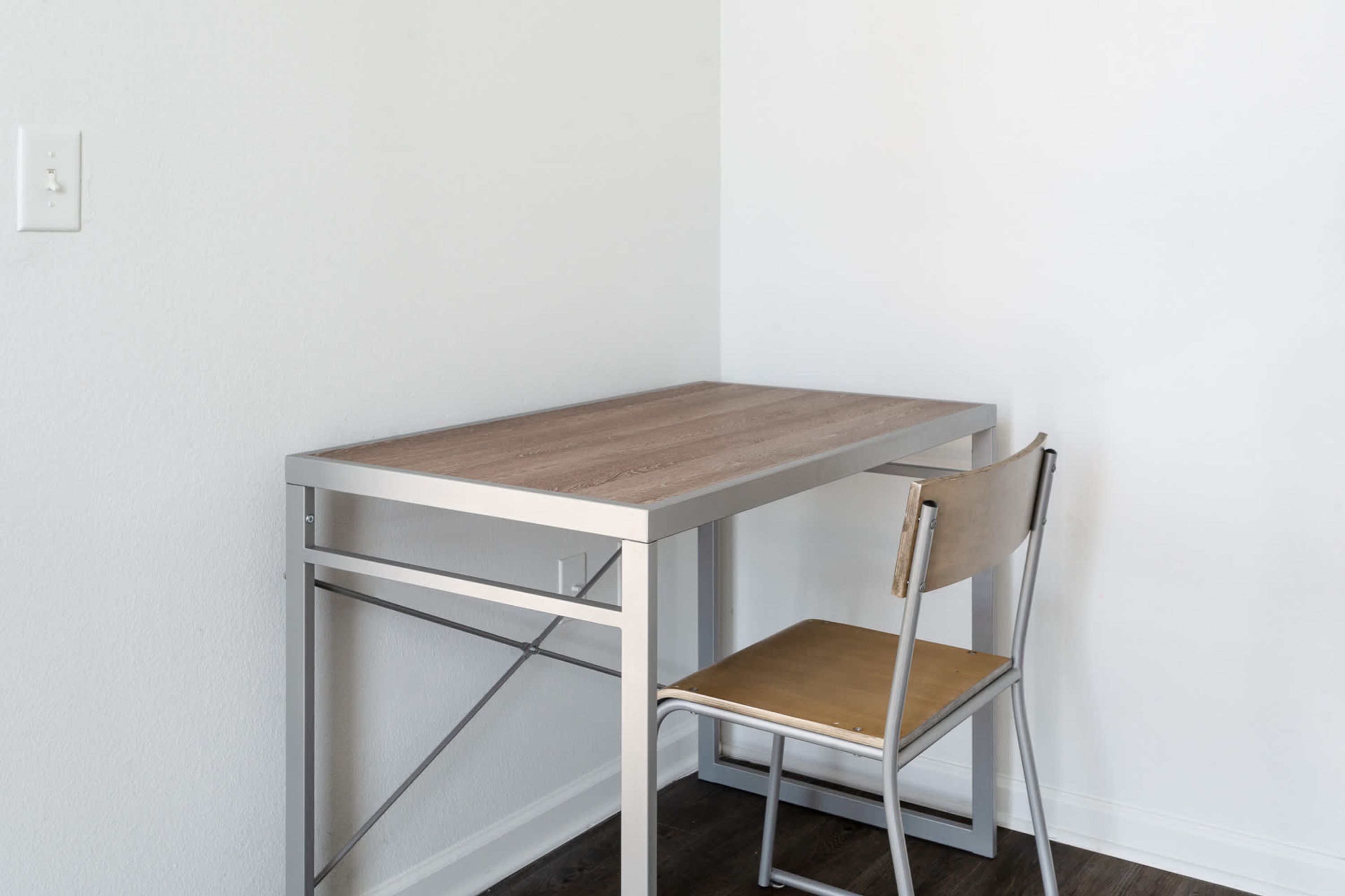 4 habitaciones y escritorio 