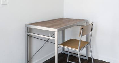 Modern Condo With Pool, Gym, Workspaces & BBQ