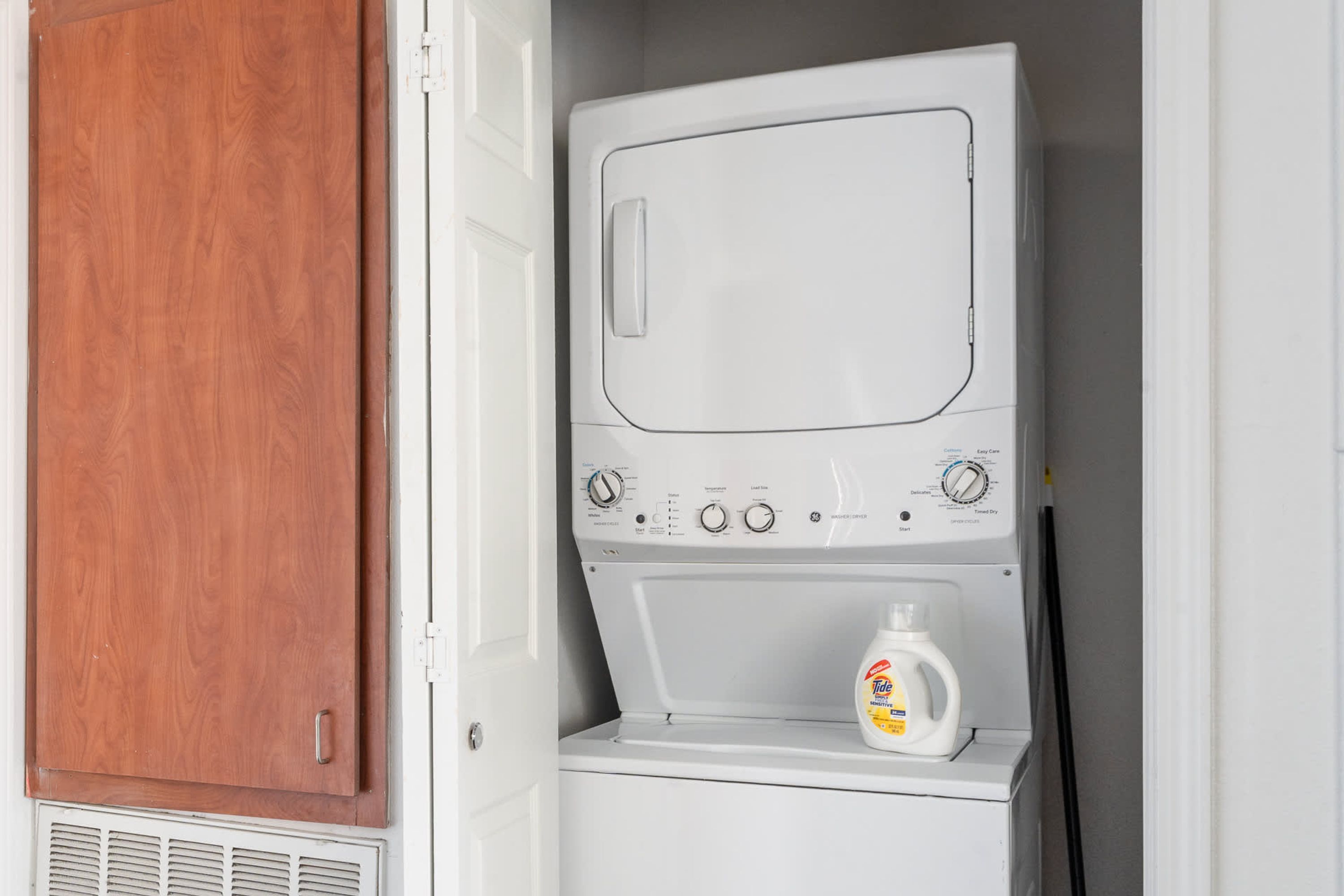 Apartment | 4 bedrooms, desk