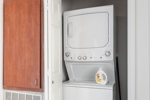 4 عدّة غرف نوم ومكتب