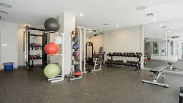 Apartment | 4 bedrooms, desk