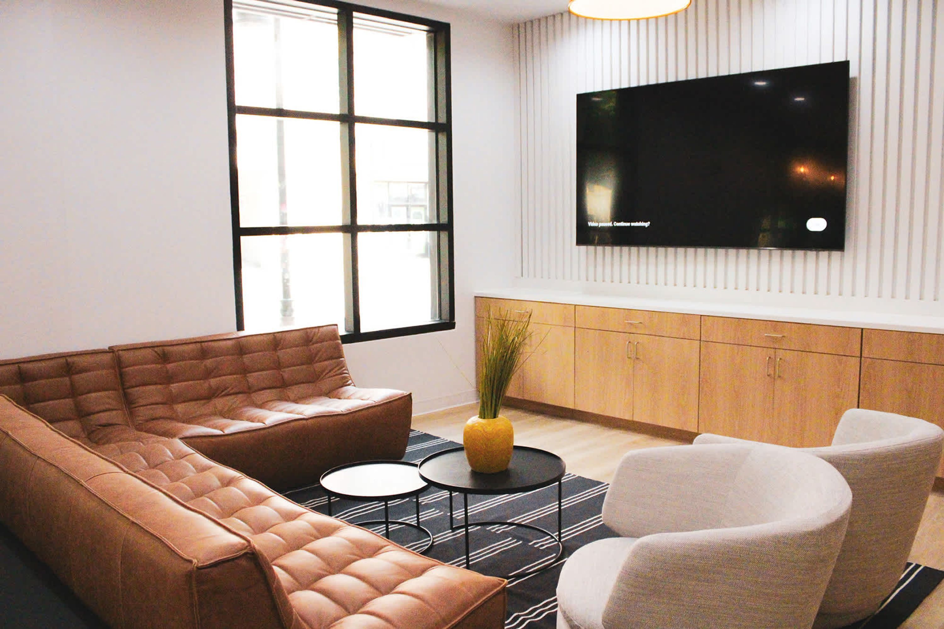Apartment | 4 bedrooms, desk