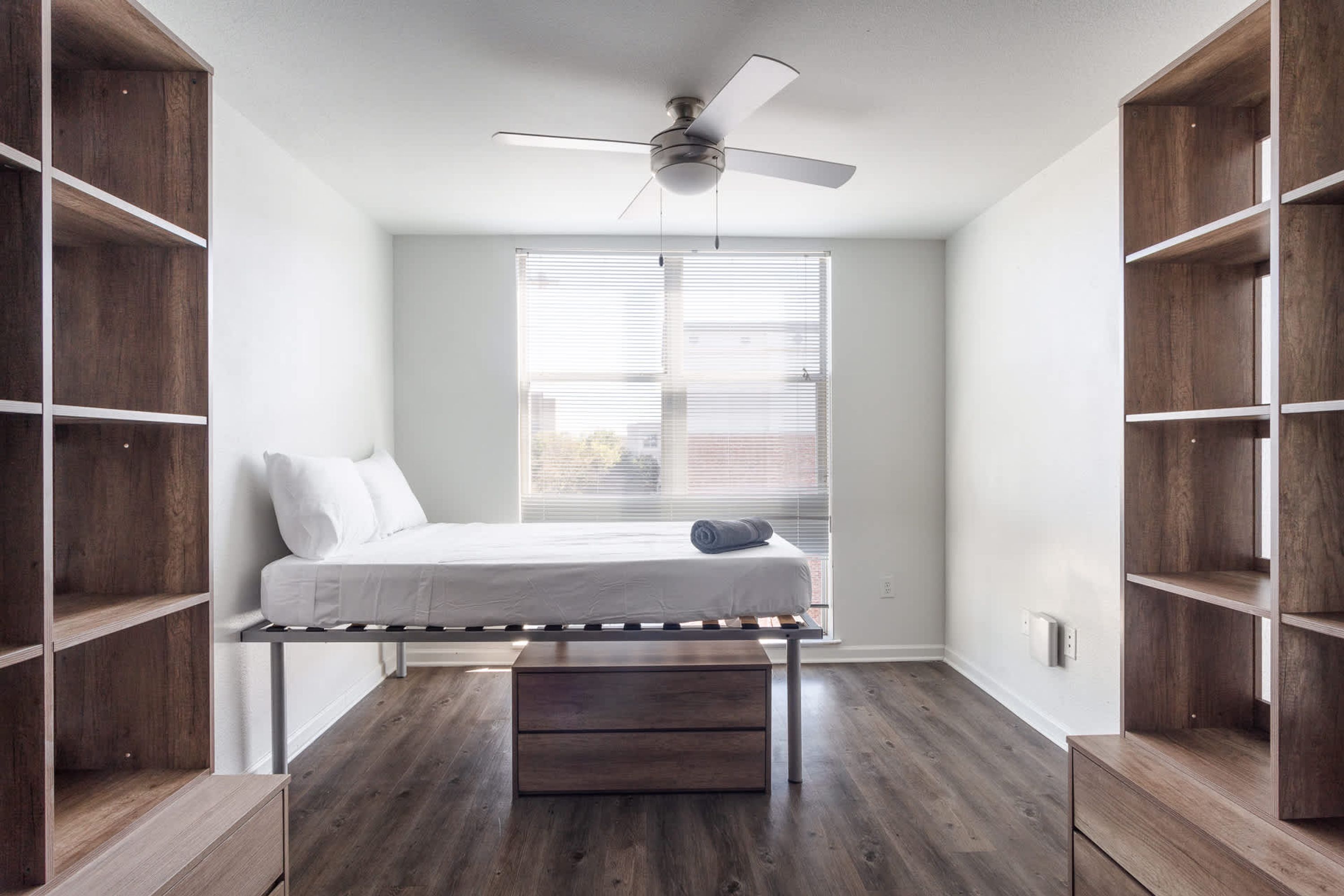 Apartment | 4 bedrooms, desk