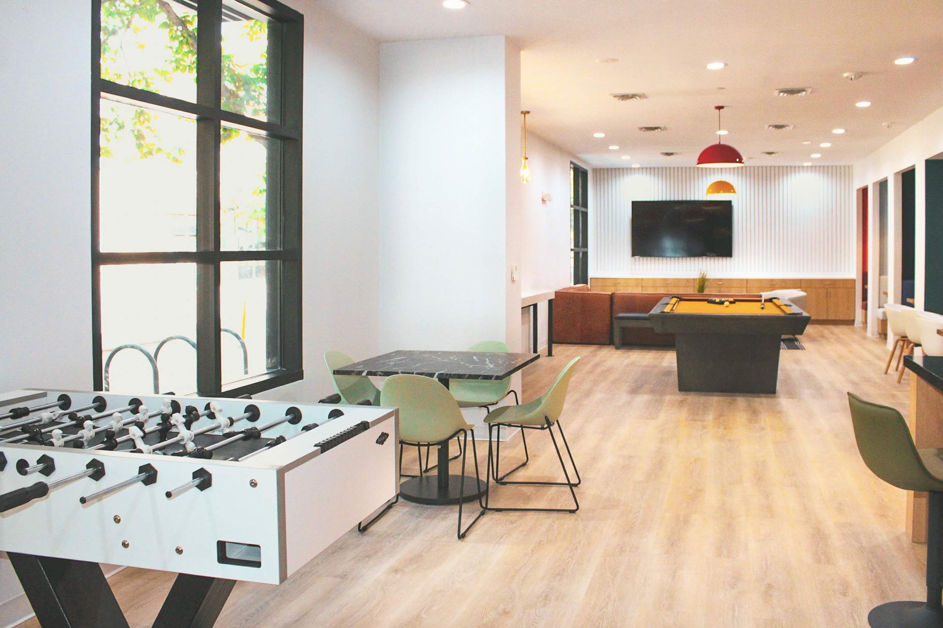 Apartment | 4 bedrooms, desk