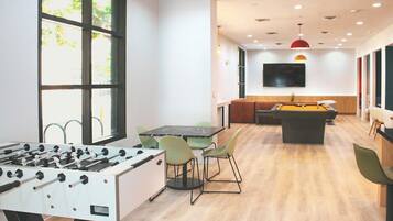 Apartment | 4 bedrooms, desk