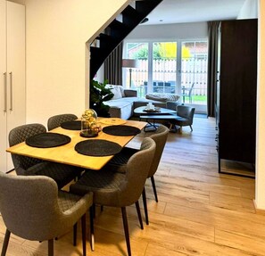 Dining - High-quality vacation home, close to the beach with fenced garden and bicycle garage!  (Varel)