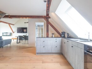 Apartment | Private kitchen | High chair - Exklusive Wohnung auf dem Deich an der Nordsee (Hattstedtermarsch)