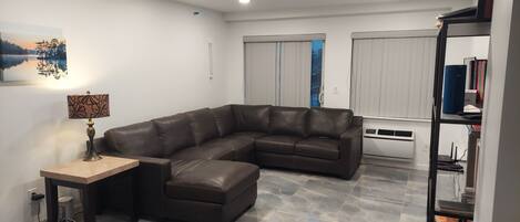 Fernseher, Bücher, Drucker