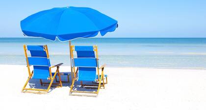 Beachfront w/ Coastline Views - Heated Pool - Warm Spring Specials!