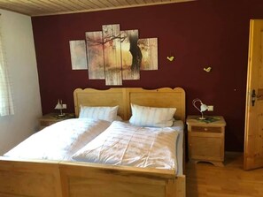 3 bedrooms, WiFi, bed sheets