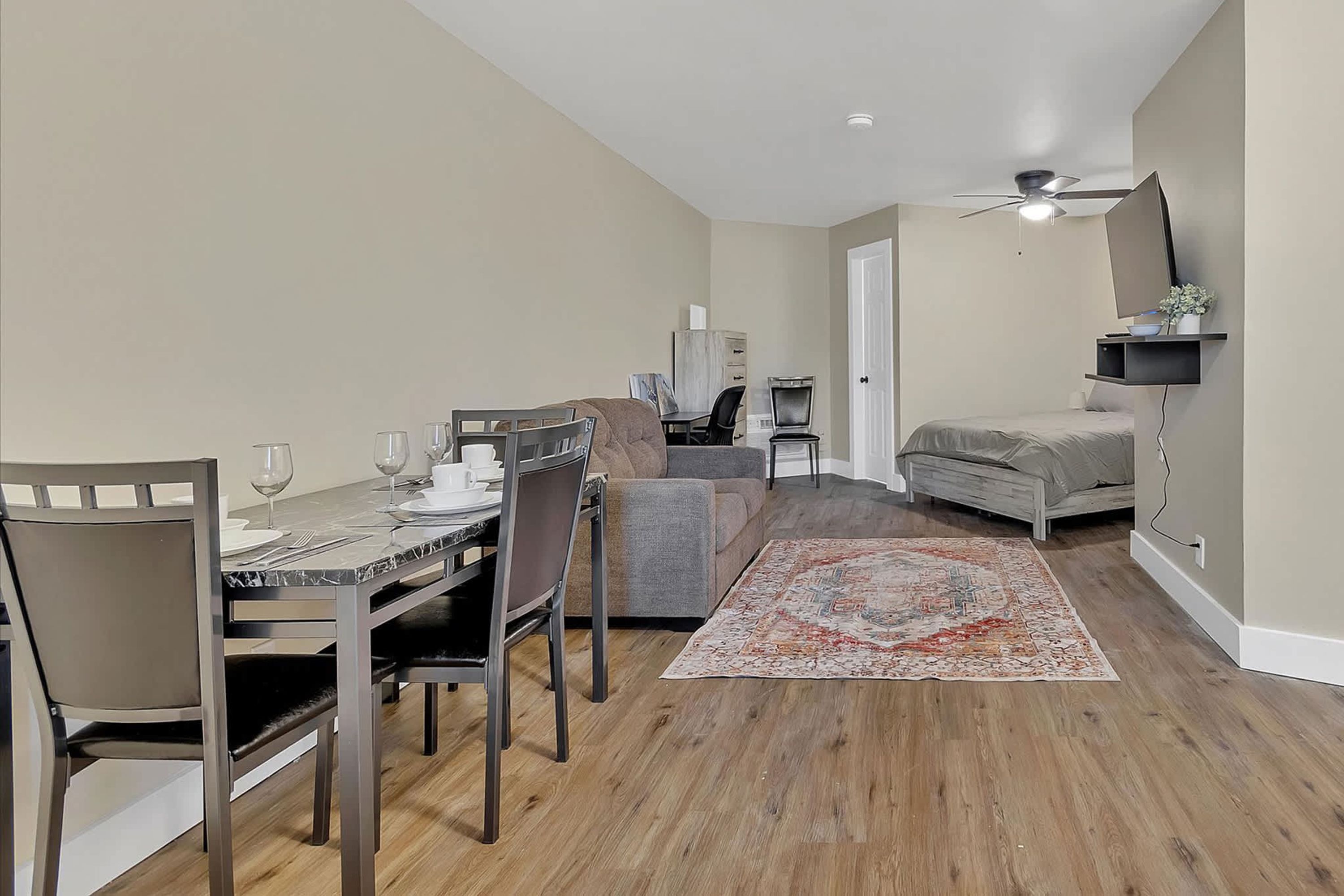 Căn hộ | Bàn, truy cập Internet tốc độ cao 