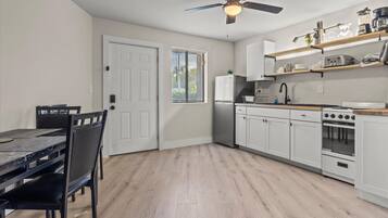 Apartment | Meja, Internet