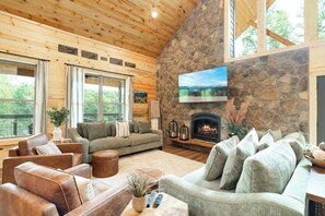 TV, peis, videospill og kontorer