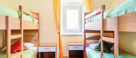 5 عدّة غرف نوم ومكتب ومكواة/لوح كي وسرير سفر