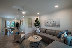 TV - Pet-Friendly 3-Bed Home with Pool, Walk to Bonita Beach (Bonita Springs)