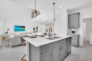 Private kitchen - 2669pet 5 Bedroom Villa (Kissimmee)