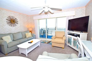 Living area - Ocean Hideaway 506 1 Bedroom Condo (Ocean City)