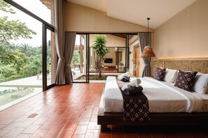 Villa – panorama, privat basseng, fjellutsikt | Safe på rommet, blendingsgardiner og strykejern/-brett