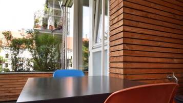 House | Tempat makan