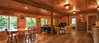 Pet-Friendly Classic Maine Camp on Quiet Coffee Pond