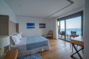 Villa | 6 bedrooms - Beach Access 6 Bedroom Villa (Agios Nikolaos)