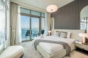 4 chambres, coffres-forts dans les chambres, fer et planche à repasser