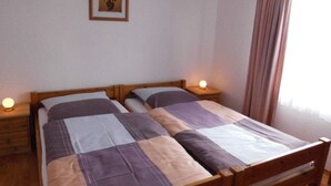 Stacaravan | 4 slaapkamers, individueel gemeubileerd
