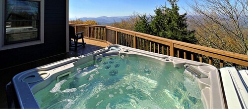 Luxury at Snowshoe | Jacuzzi Mountain Views + Arcade