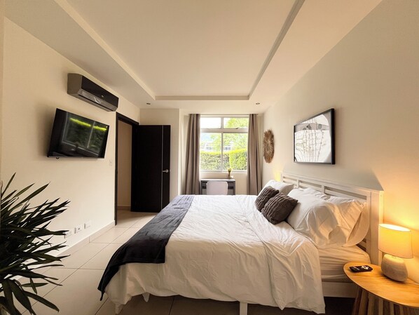 2 bedrooms, desk, iron/ironing board, WiFi
