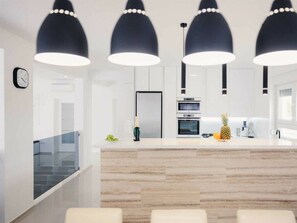 Villa | Private kitchen - Miranda Comfortable Holiday Residence (Nin)