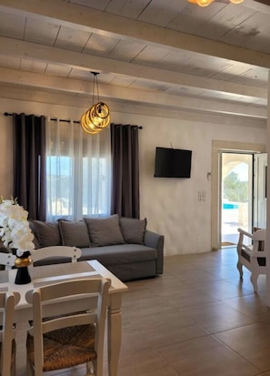 Villa | Dining - Efthimia Comfortable Holiday Residence (Faistos)