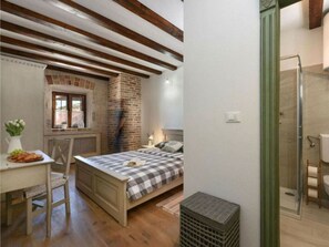 Villa | 3 soverom, individuelt innredet og strykejern/-brett