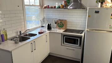 Asrama Umum Comfort, 1 kamar tidur | Dapur pribadi | Microwave, kompor, dan peralatan masak/sendok-piring