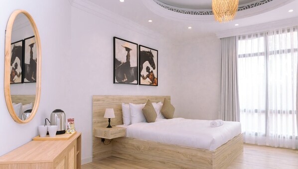 1 bedroom, desk, iron/ironing board, travel cot