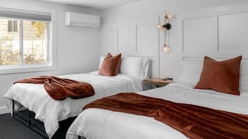 办公桌、免费 WiFi