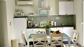 Mobile Home | Private kitchen