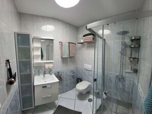 Bungalow | Bathroom