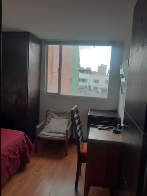 1 bedroom, iron/ironing board, WiFi, bed sheets - NEAR CORFERIAS, U NACIONAL, AMERICAN EMBASSY EXCELLENT ACCOMODATION (Bogota)