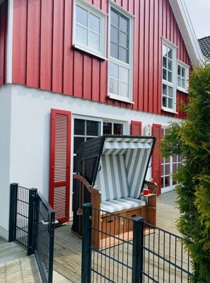 المنطقة المحيطة بالمنشأة