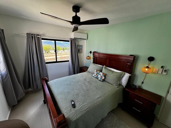 2 habitaciones, tabla de planchar con plancha, wifi y ropa de cama 