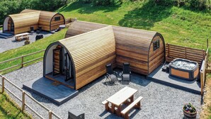 Outdoor dining - Glampio Tryso Derwen-UKC5828 (Corwen, near Bala)